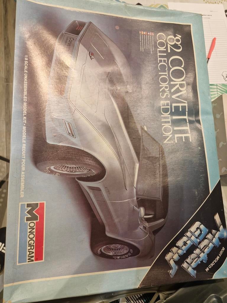 '82 CORVETTE  COLLECTOR'S EDITION 1/8 SCALE, Ophalen of Verzenden