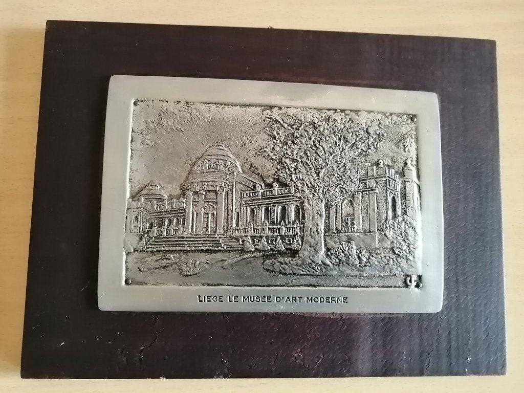 Déco murale vintage bas-relief Musée d'Art Moderne de Liège, Modern, Ophalen of Verzenden, Metaal