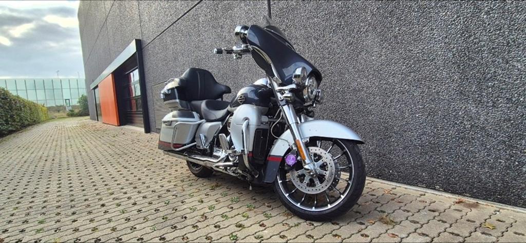Streetglide cvo van 2019 met 54000km
CVO DE DUURSTE VERSIE, Particulier, Quickshifter