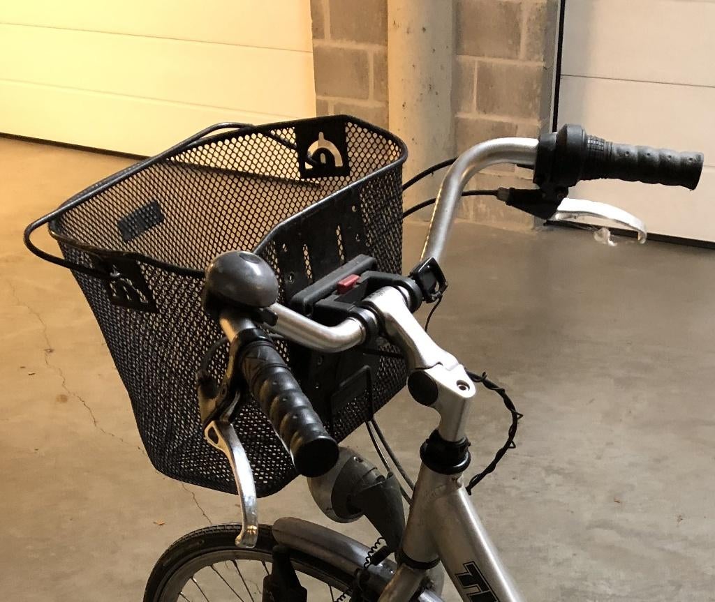 Fietsmand met stuurbevestiging (afneembaar), Ophalen, Stuurbevestiging, Zo goed als nieuw, ClickFix