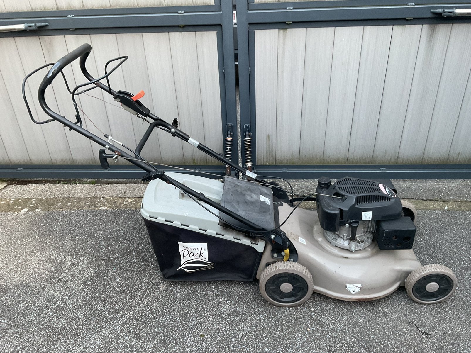 Zelftrekker  Worth, Tuin en Terras, Ophalen, Gebruikt