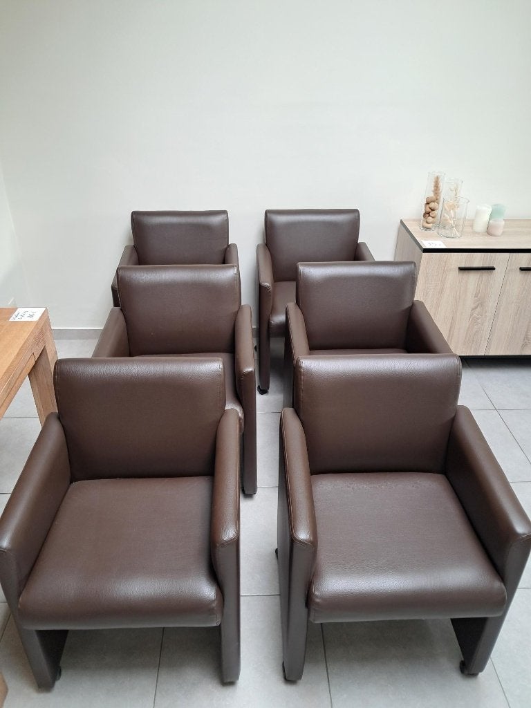 6 chaises avec accoudoirs en bon état. 60 euros pous les 6., Enlèvement, Utilisé, Brun, Cuir