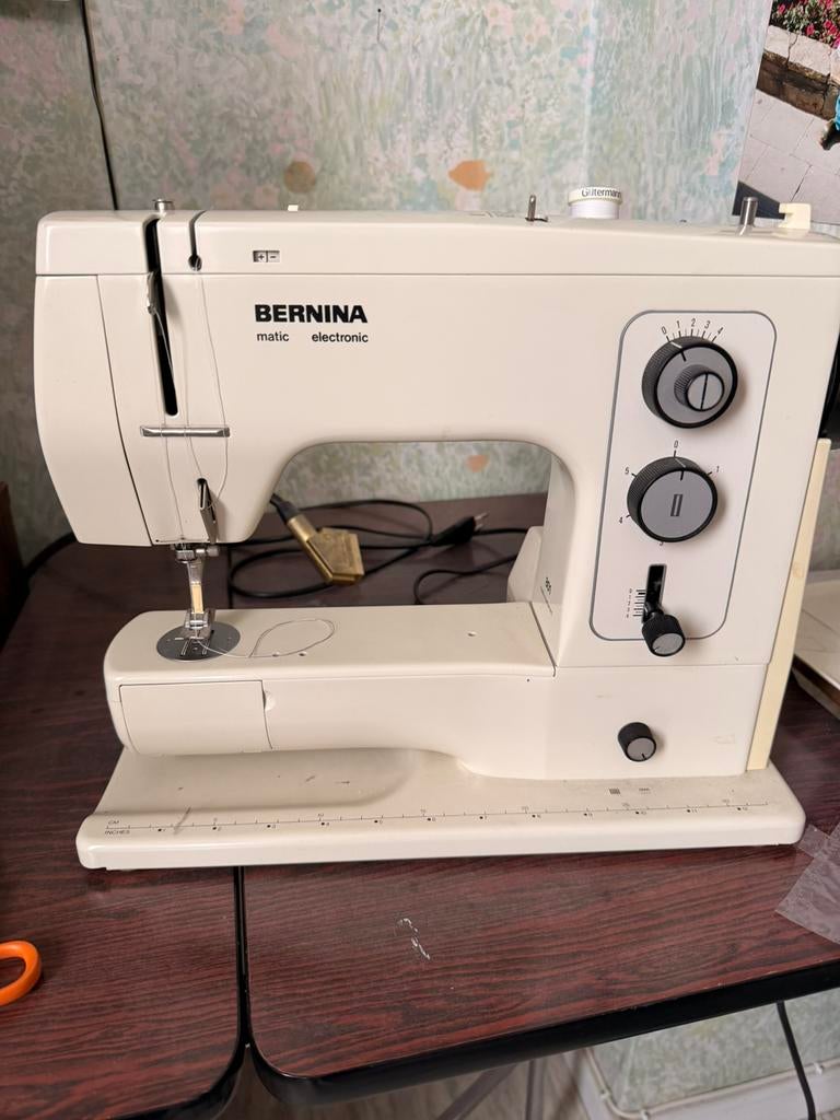 Machine à coudre Bernina, Enlèvement, Comme neuf, Machine à coudre, Bernina