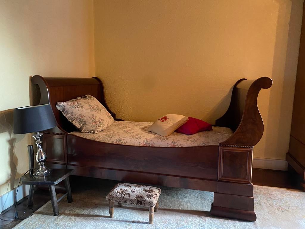 Antieke Biedermeier bed en commode, Enlèvement