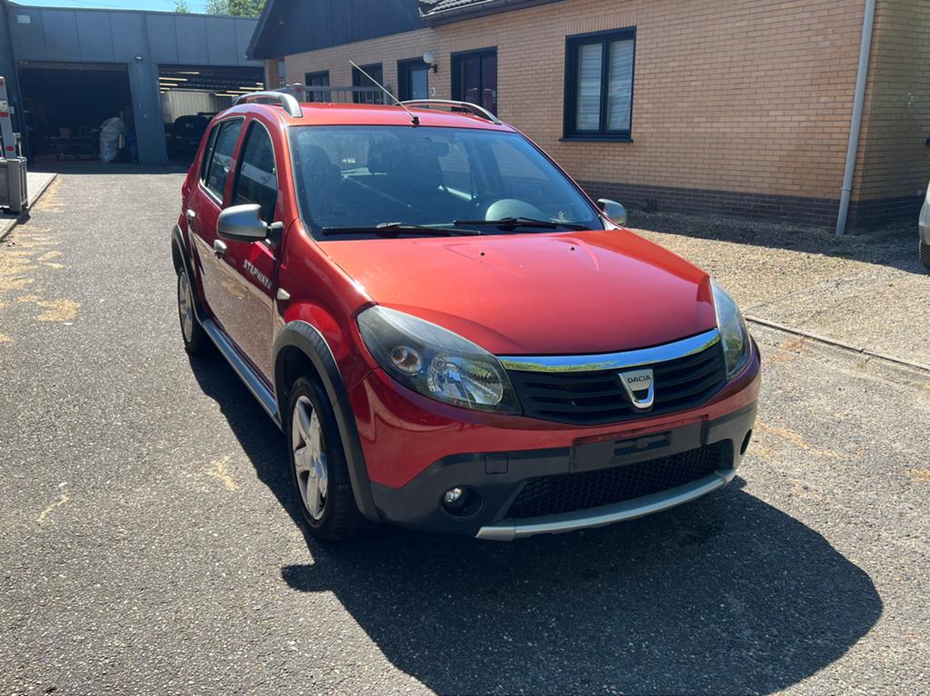 Dacia Sandero 1.6Benzine Gekeurd vvk, Auto's, Bedrijf, 5 deurs, Euro 4, Sandero Stepway