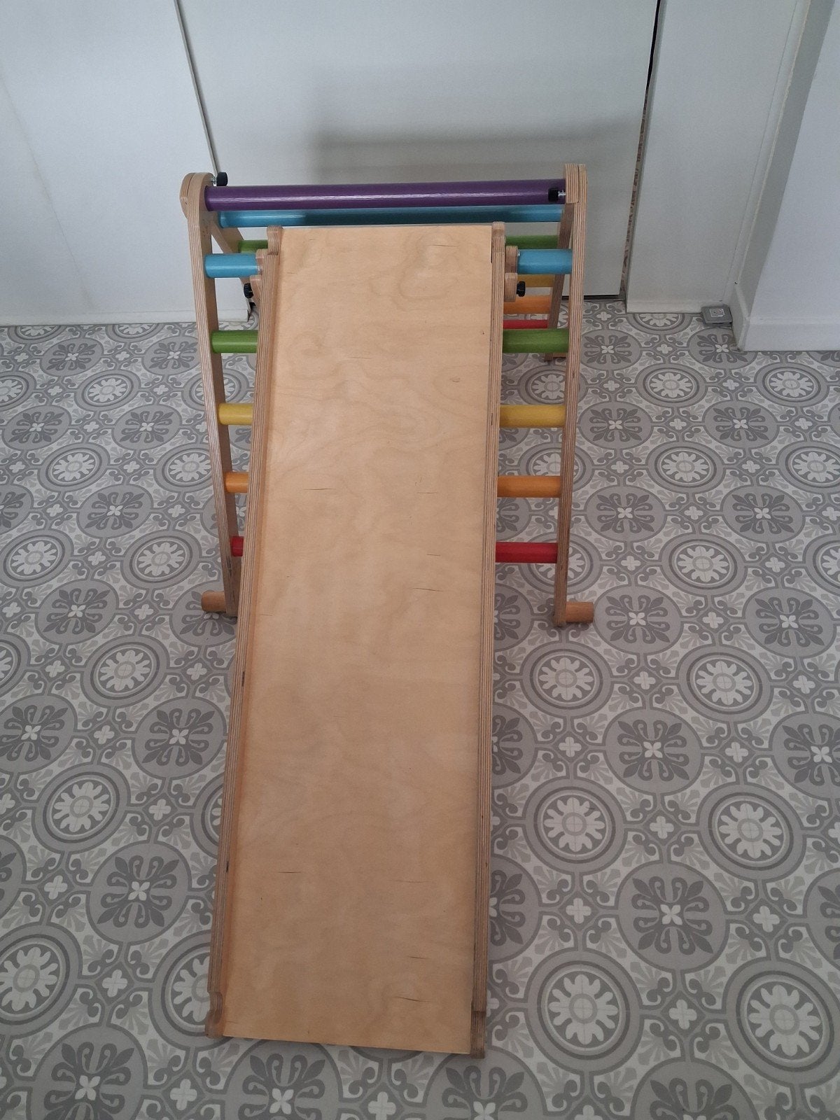 Houten klimtoestel met stevige glijbaan en knikkerbaan, Kinderen en Baby's, Ophalen, Glijbaan