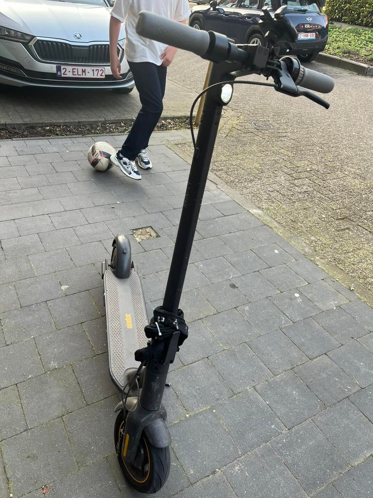 Elektrische step ninebot g30, Ophalen, Zo goed als nieuw, Elektrische step (E-scooter)