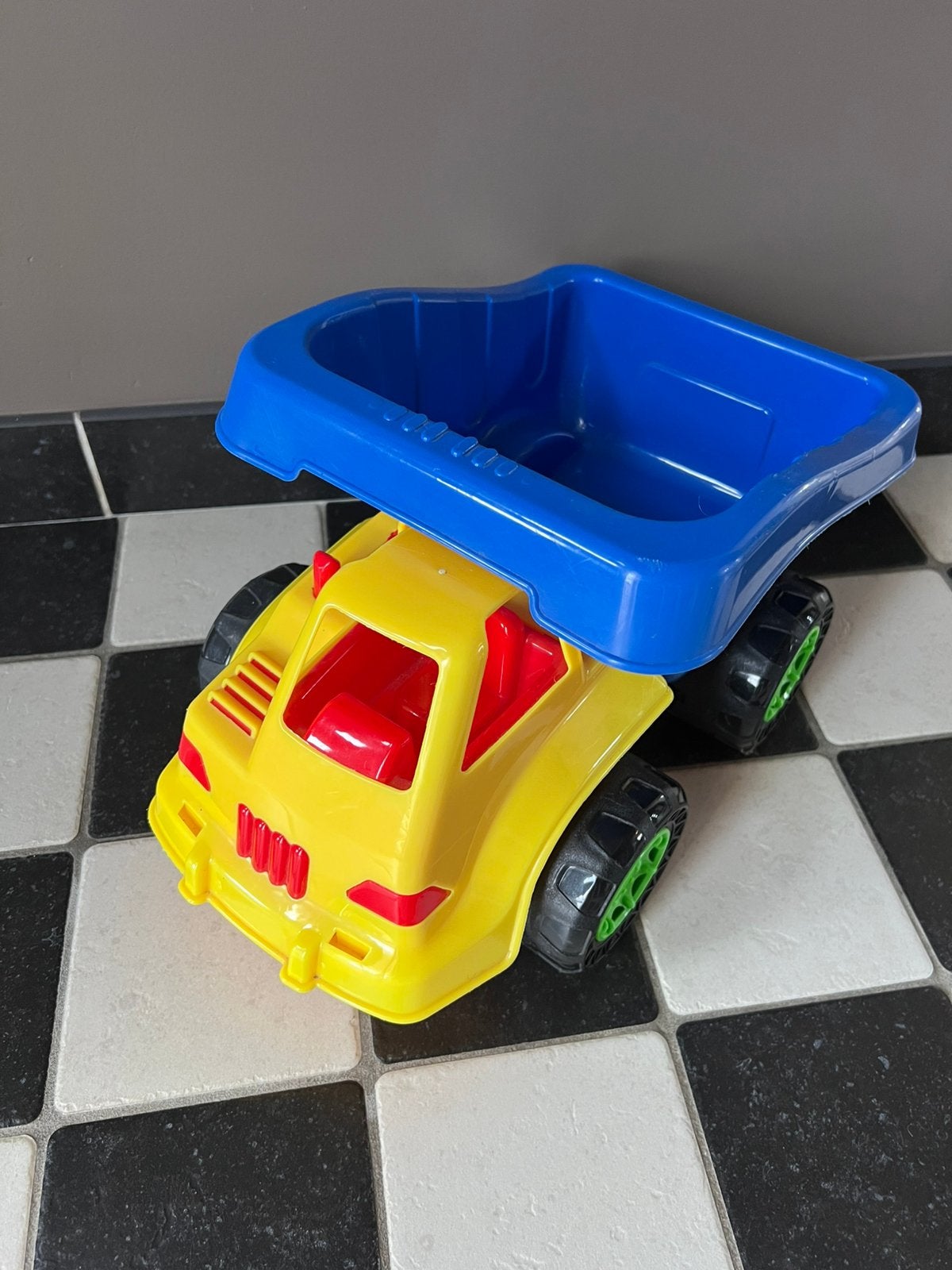 Camion plastique enfant, ideal pour la plage, Enlèvement, Utilisé