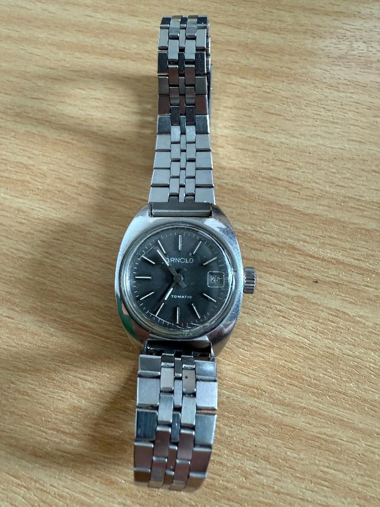 Montre rare Arnold Automatic ca 1975 pour femme, Montre-bracelet, Autres marques, Enlèvement ou Envoi, Acier