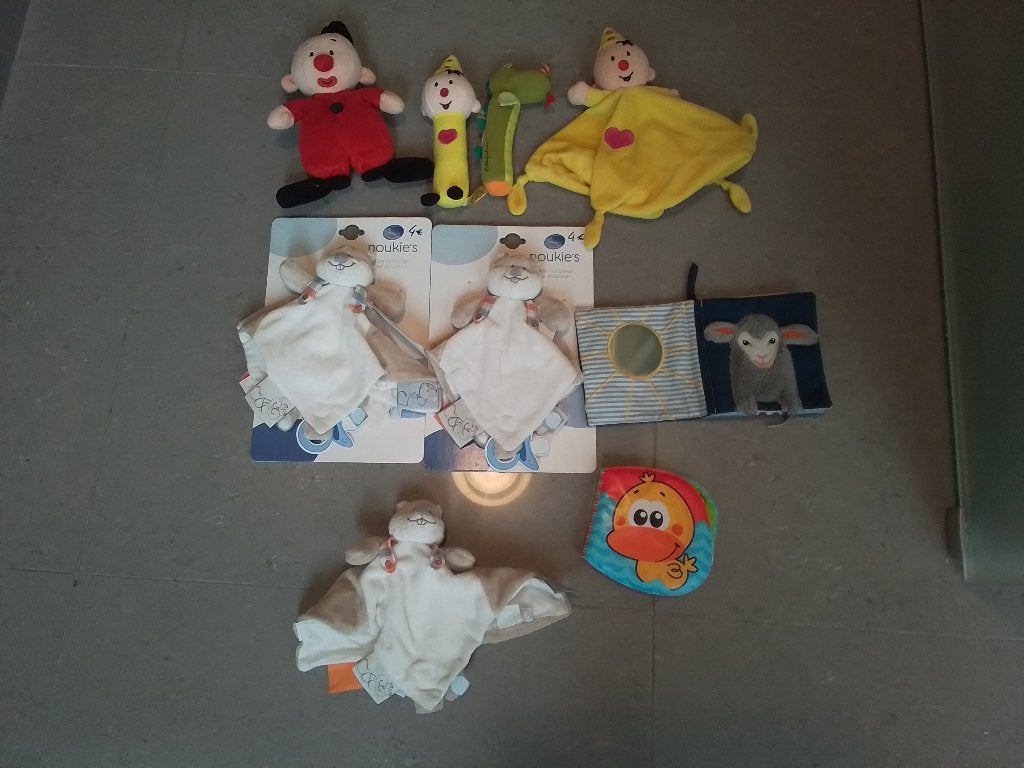 Pakket babyspeelgoed Noukie's + Bumba + boekjes, Kinderen en Baby's, Speelgoed | Babyspeelgoed, Ophalen, Zo goed als nieuw