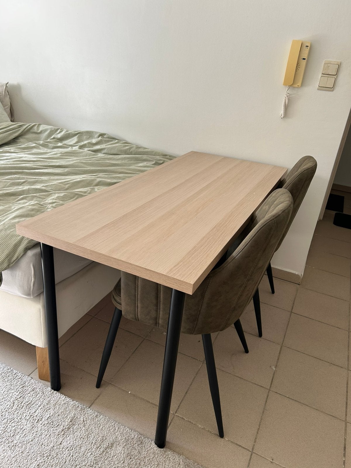Burotafel met 2 stoelen, Huis en Inrichting, Tafels | Eettafels, Ophalen, Zo goed als nieuw