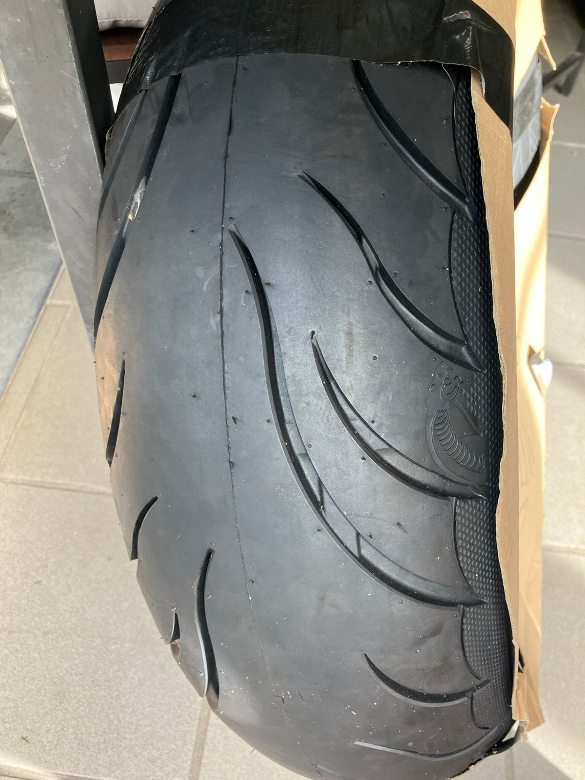 Nieuw band Avon Cobra Chrome 200/70/15, Motoren, Ophalen, Nieuw