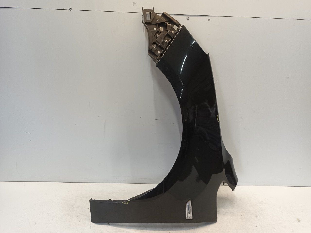 Spatbord links voor Opel Astra, Onderdelen@venauto.nl, Van der Ven Autorecycling B.V., Ettenseweg 76, 4706 PB Roosendaal, The Netherlands