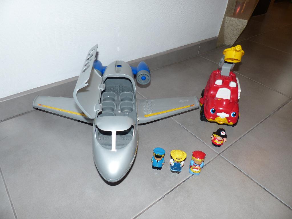 Avion Ecoiffier et camion de pompiers Fisher Price, Enlèvement ou Envoi, Utilisé