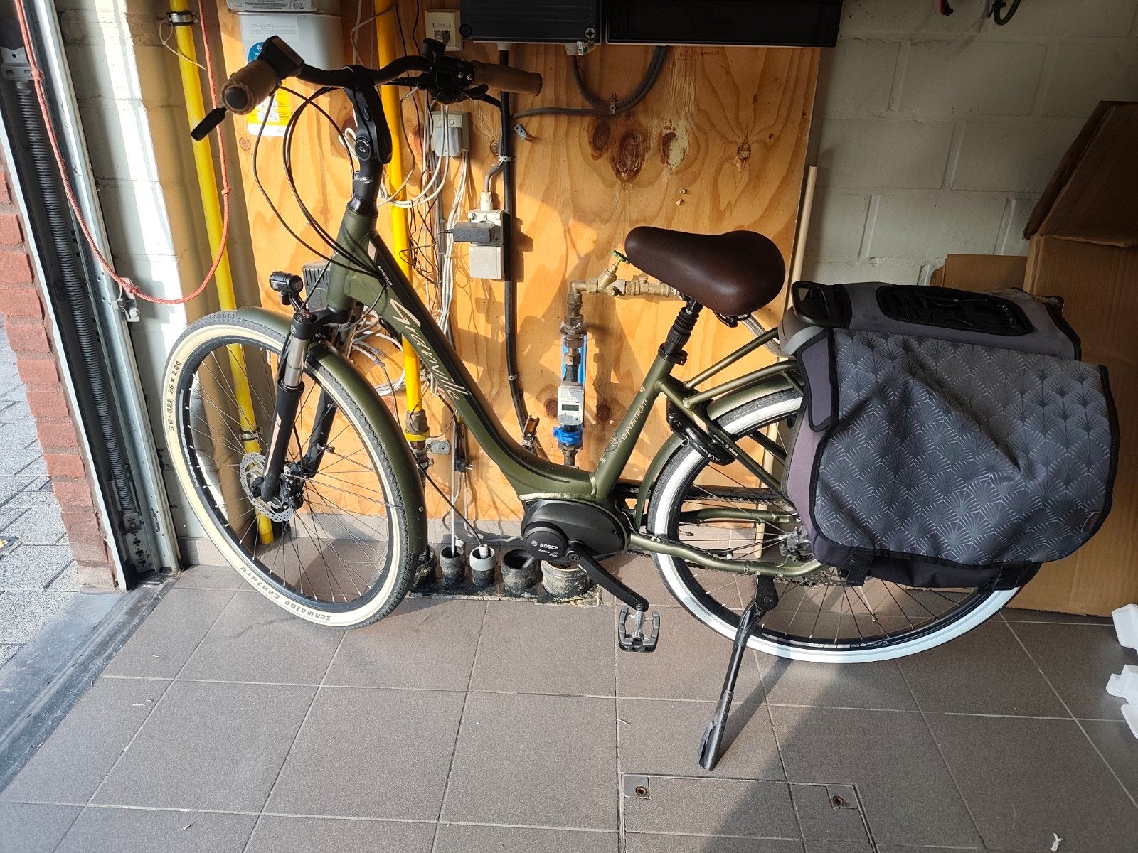 Mooie Granville dames e-bike (Maat M / 51 cm) – Bosch Active, Zo goed als nieuw, 47 tot 51 cm, 50 km per accu of meer, Ophalen