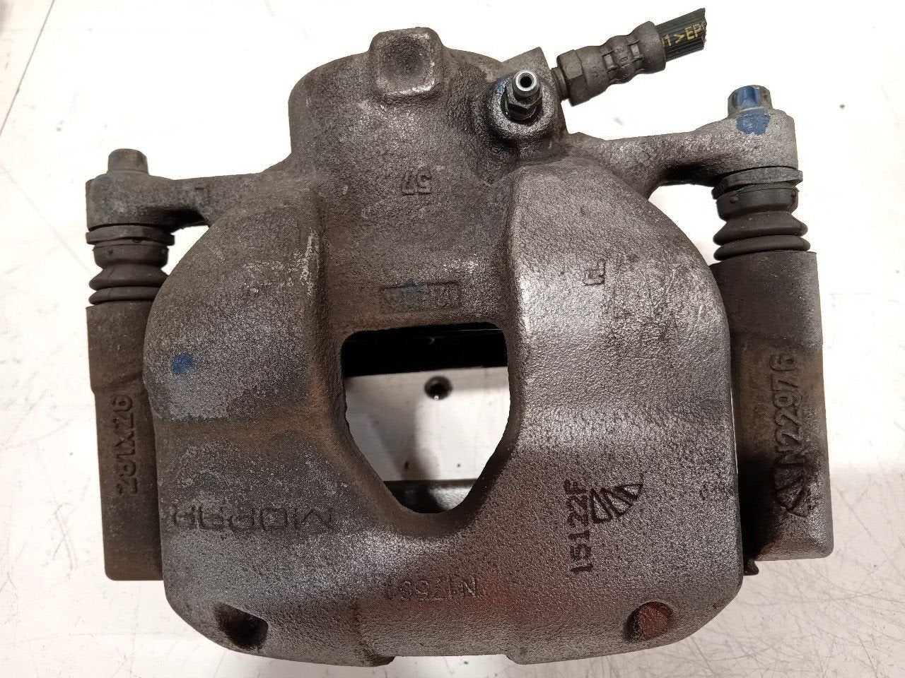 Remklauw links voor Fiat Tipo, Onderdelen@venauto.nl, Van der Ven Autorecycling B.V., Gebruikt, Ettenseweg 76, 4706 PB Roosendaal, The Netherlands