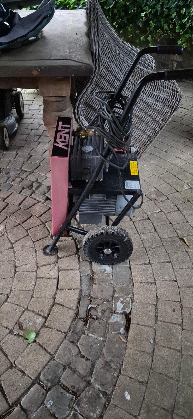 Professionele hogedrukreiniger Kent, Ophalen