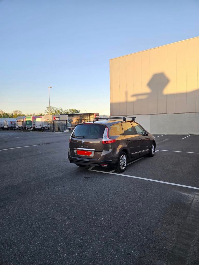 Renault scenic 3 dsci 2012, Autos, Renault, Particulier, Scénic, Diesel, Euro 5, Autre carrosserie, 4 portes, Boîte manuelle, Brun