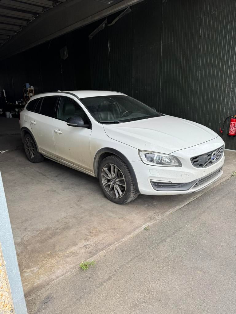 Volvo v60 cross counrtry, Auto's, Volvo, Voorwielaandrijving, 4 cilinders, 1969 cc, 1723 kg