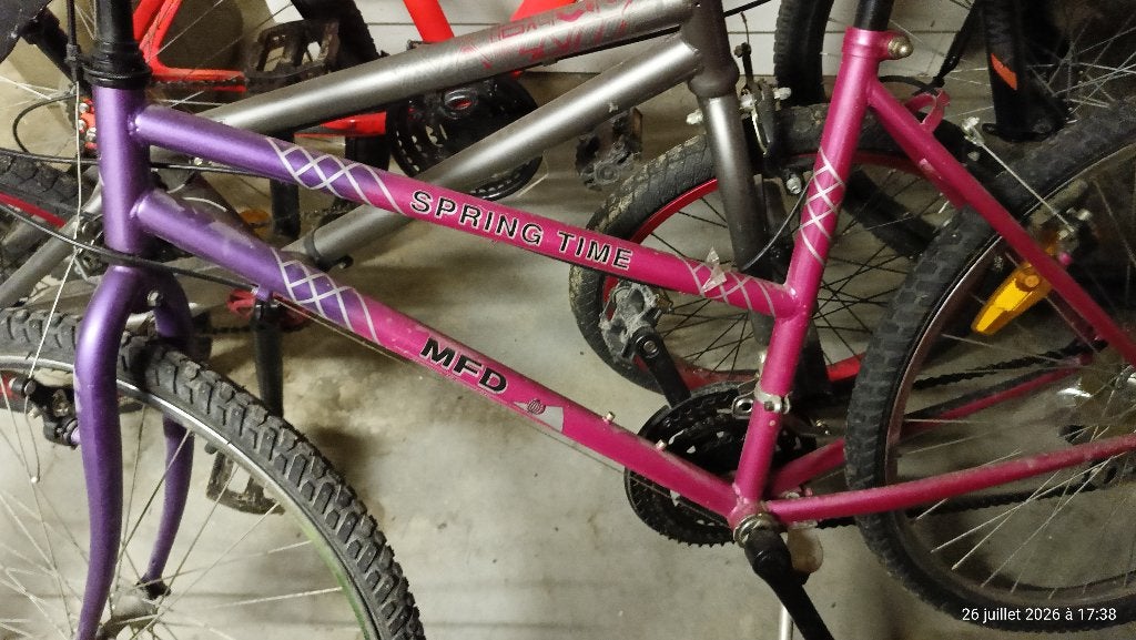 2 Vélos vintage années 1990 vtt de marque MFD, Fietsen en Brommers, Ophalen, Jaren '60 of nieuwer, Mfd, Velgrem