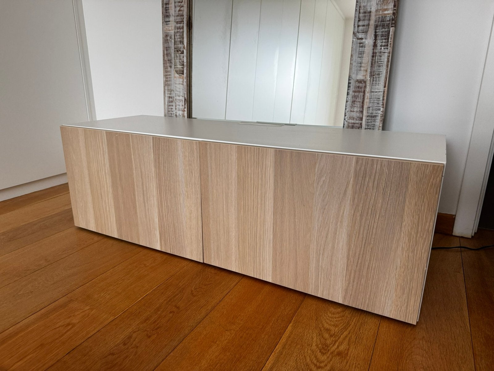 Meuble TV - BESTA (IKEA), Maison & Meubles, 25 à 50 cm, Avec porte(s), Comme neuf, 100 à 150 cm