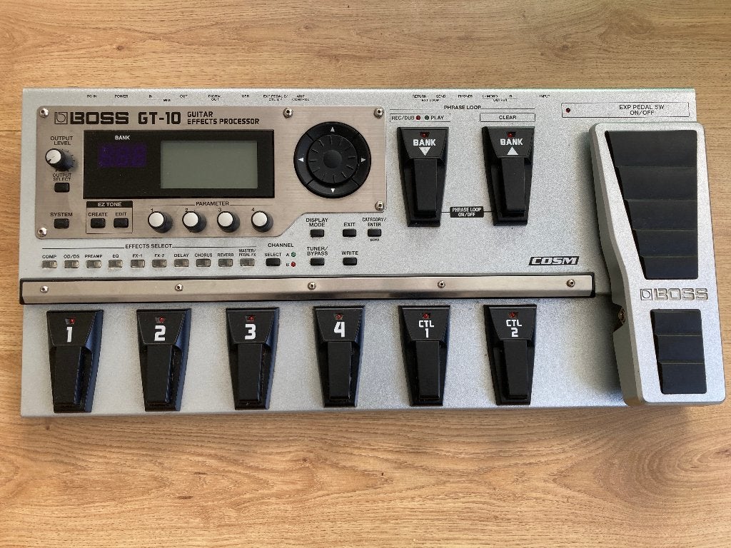 Boss GT-10 Multi-Effectgitaar + Boss Bag + voeding, Muziek en Instrumenten, Ophalen, Gebruikt, Multi-effect