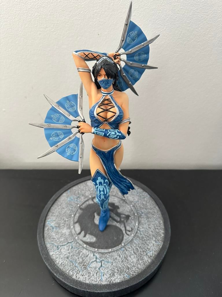 Mortal Kombat Figurine / Statue Kitana, Enlèvement, Comme neuf