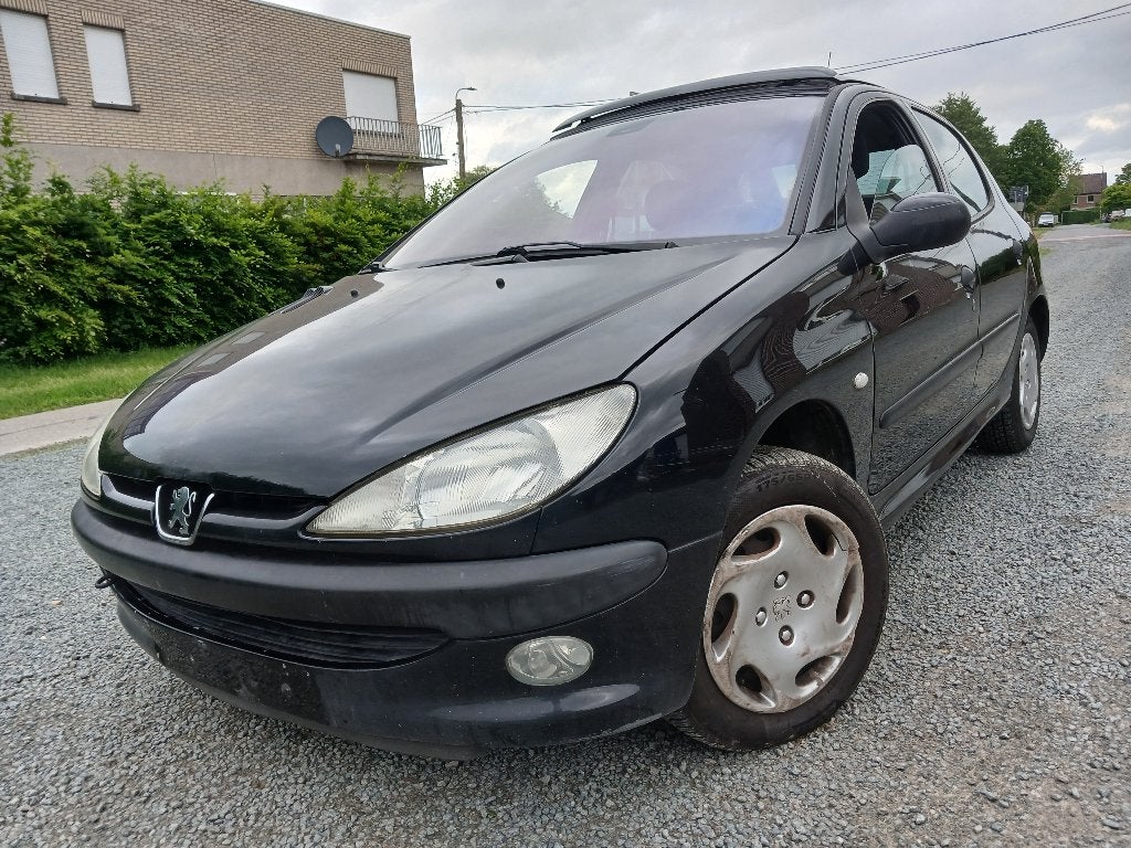 PEUGEOT 206/1400cc BENZINE/AUTOMAAT/GEKEURD/GARANTIE, Auto's, Peugeot, Automaat, Lichtsensor, Zwart, Bedrijf