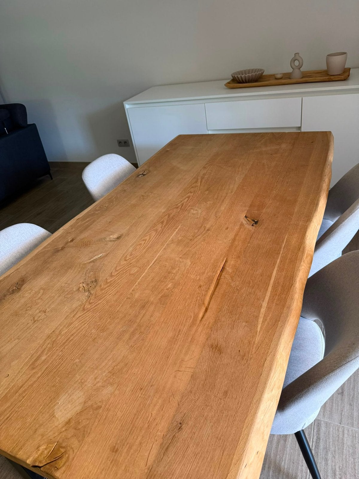Tafel in eik met metalen onderstel, Huis en Inrichting, Ophalen, Zo goed als nieuw