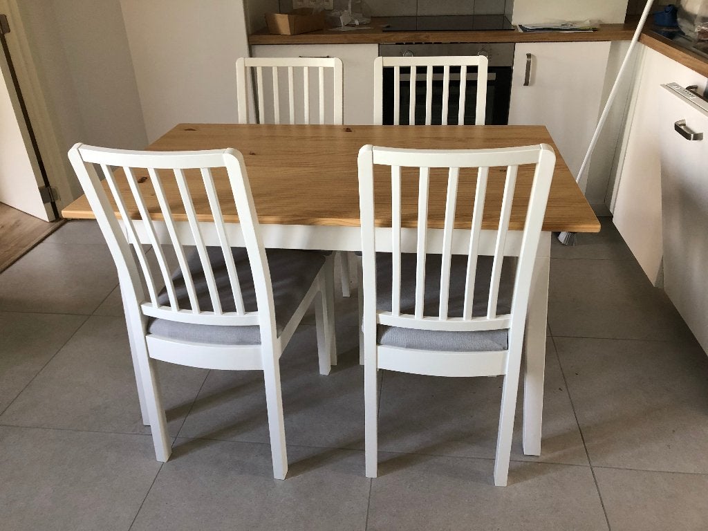 Table à manger IKEA avec 4 chaises | Parfait état, 100 à 150 cm, Comme neuf, Enlèvement, 50 à 100 cm