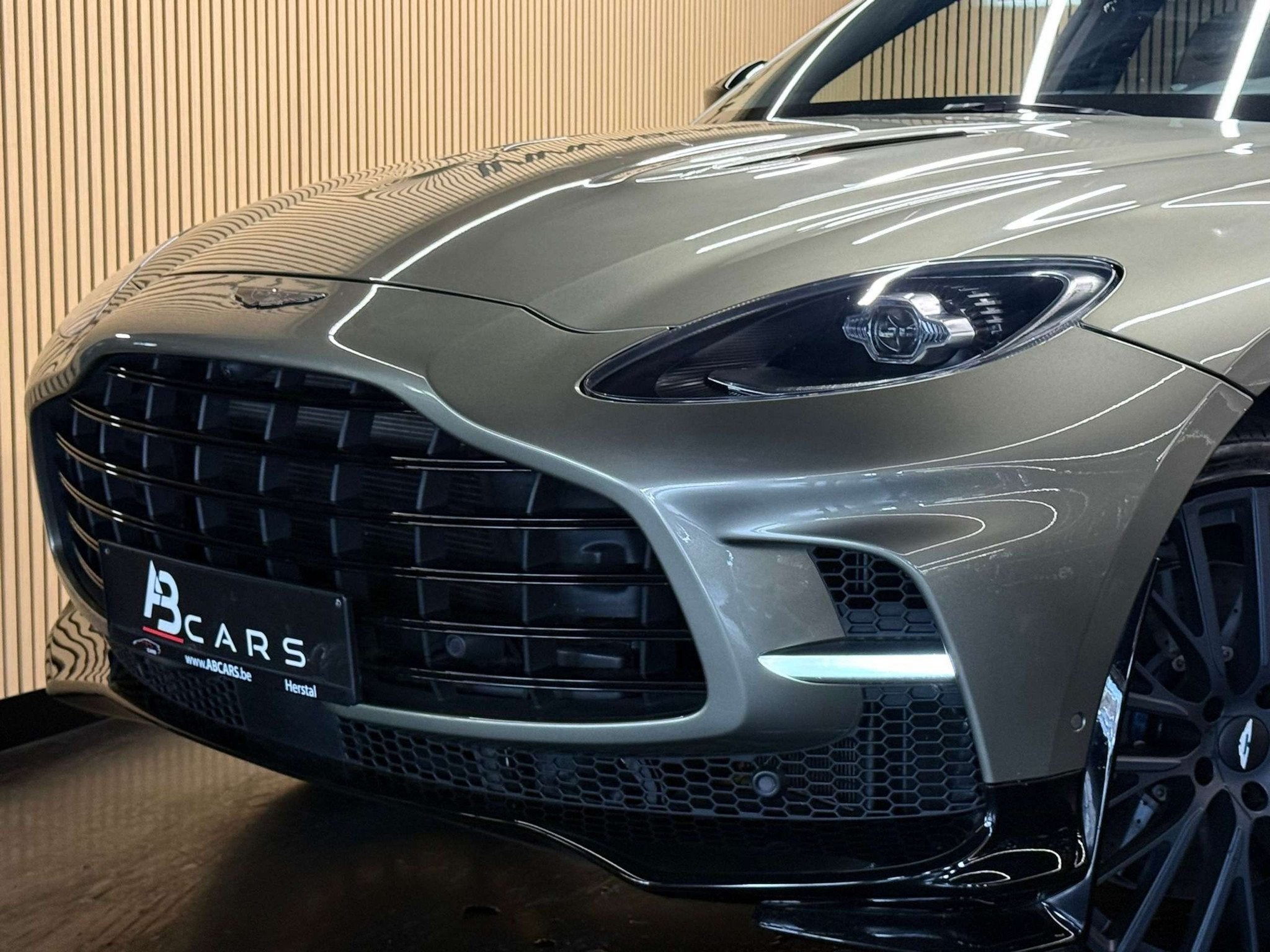 Aston Martin Dbx 4.0i BI-TURBO * 707 * PACK CARBON * FULL OP, Cuir, Argent ou Gris, Entreprise, Noir