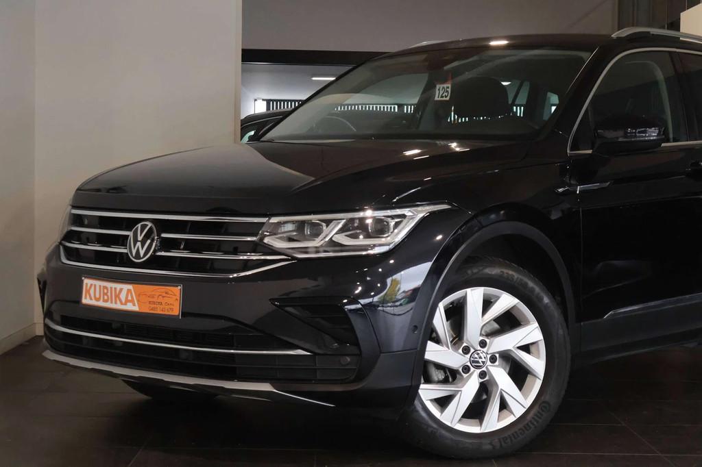 Volkswagen Tiguan Tiguan 1.5 TSI DodeH LijnA FrontA ACC Stuu, Auto's, Volkswagen, Automaat, Parkeerassistent, 4 cilinders, Alcantara