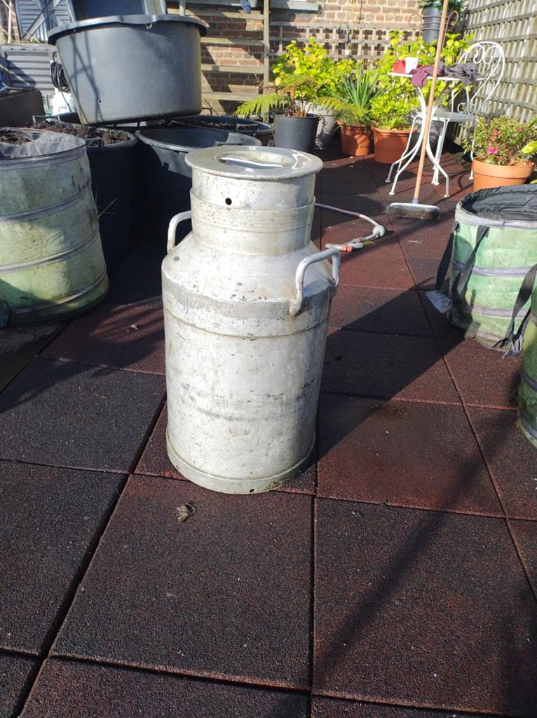 Tonne de lait d'aluminium, Enlèvement