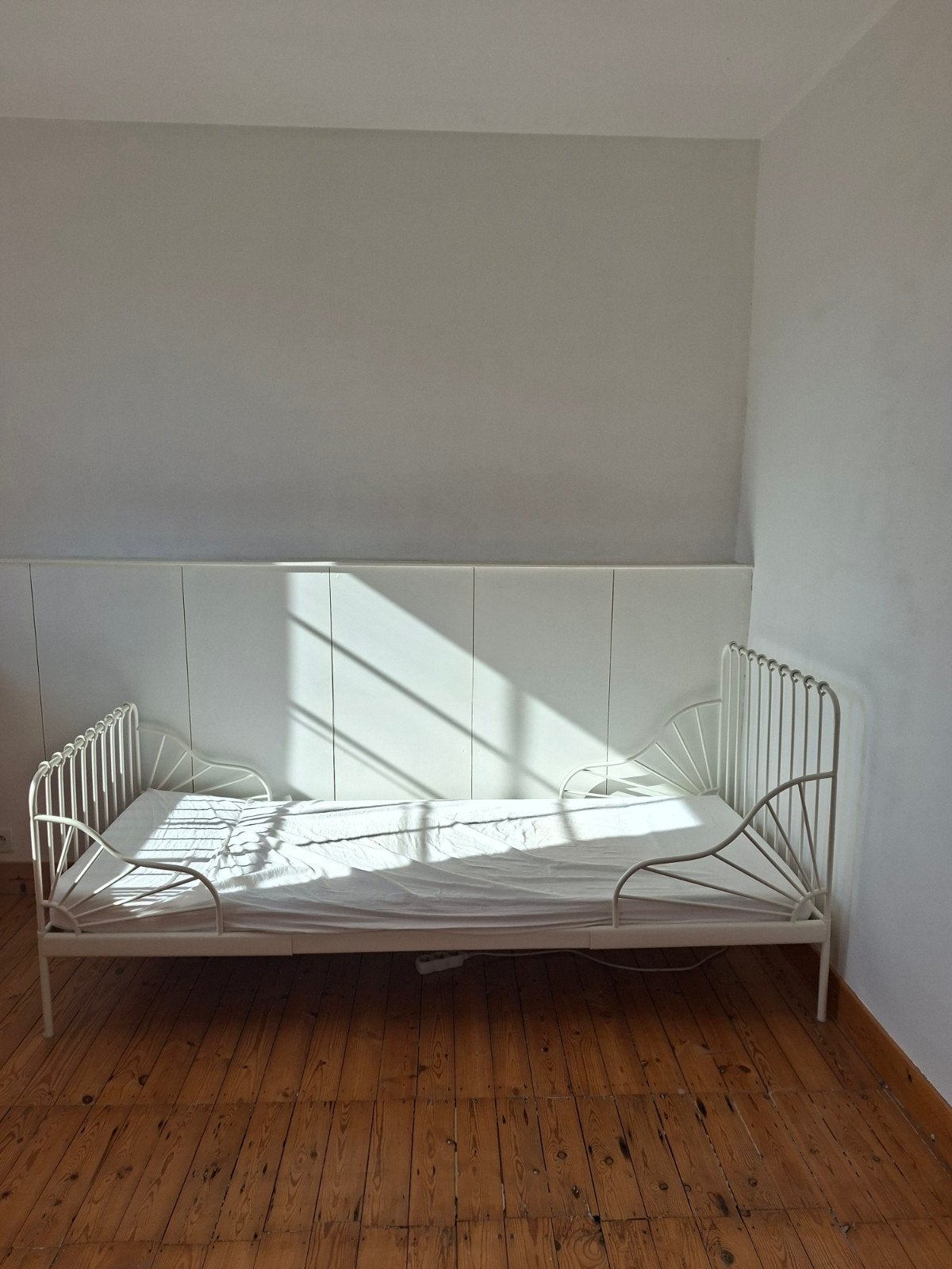 wit minnen meegroeibed ikea, Ophalen, Gebruikt, Eenpersoons, Wit