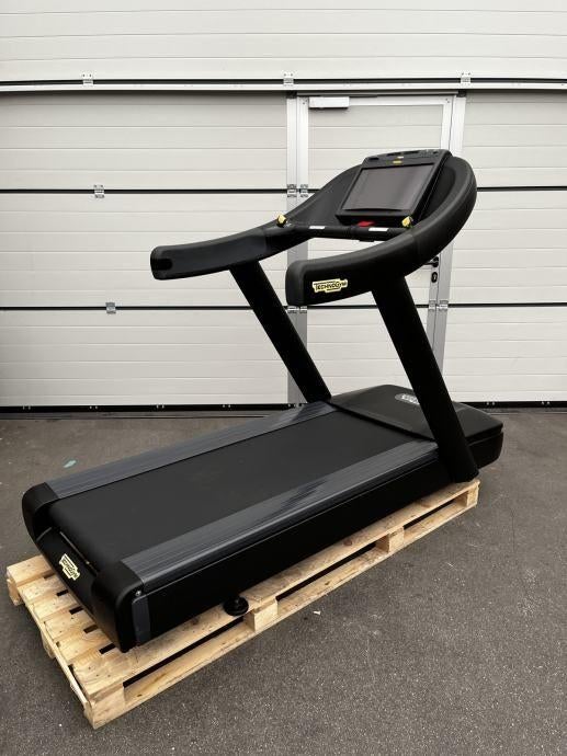 Technogym Run Excite+ 1000 Unity 3 LIVE Loopband - Treadmill, Sport en Fitness, Fitnessmaterialen, Gebruikt, Overige typen, Armen