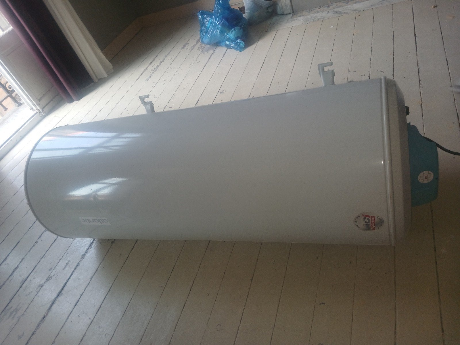 Ballon eau chaude, Elektronische apparatuur, Zonnebanken en Gezichtsbruiners, Ophalen
