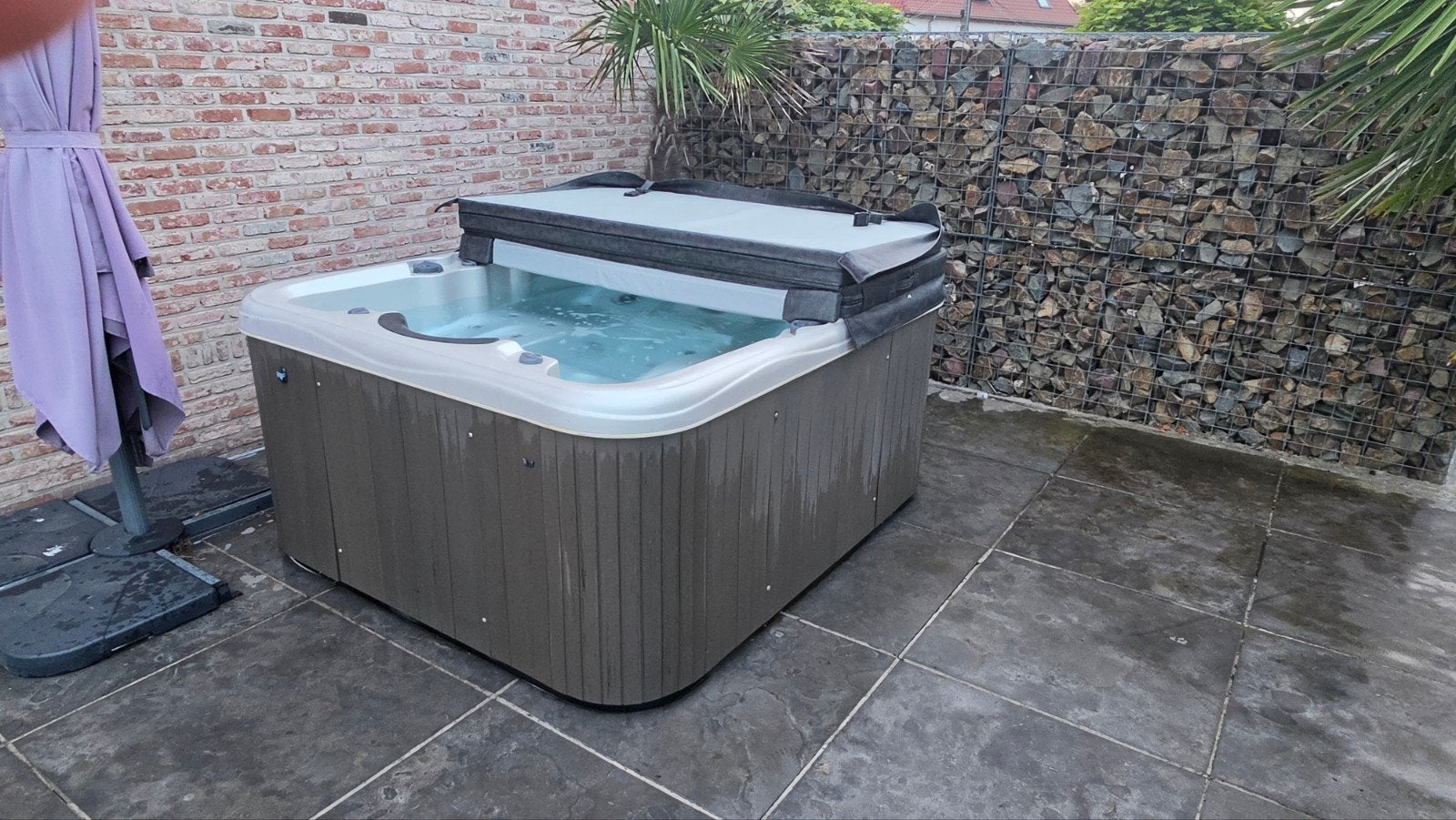spa h2eaux avec pompe massage, Tuin en Terras, Bubbelbaden en Hottubs, Ophalen, Zo goed als nieuw, Afdekzeil
