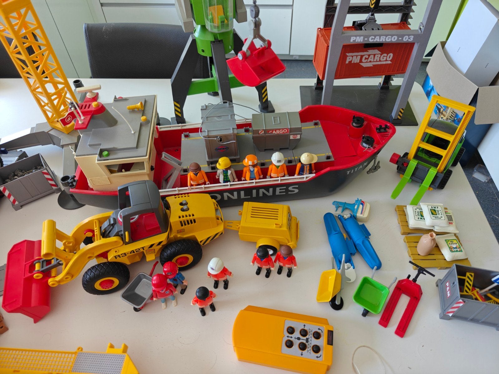 Terrain à bâtir Playmobil, Enlèvement