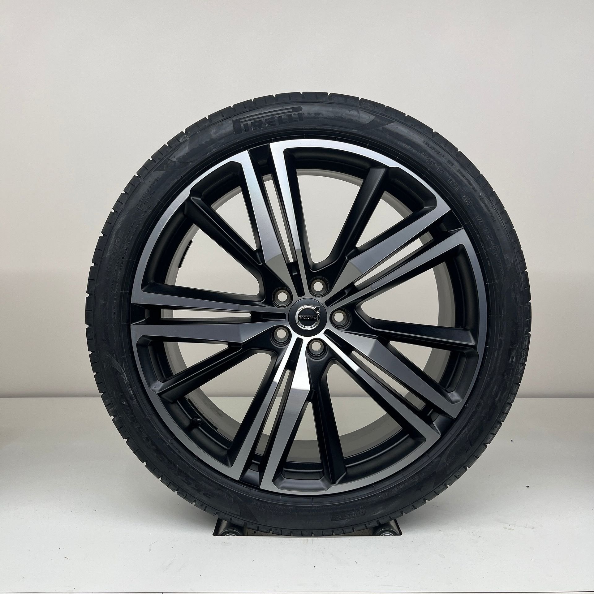 Volvo XC60 - 21 inch - zomerbanden NIEUW, Auto-onderdelen, 255 mm, Banden en Velgen, Nieuw, Personenwagen
