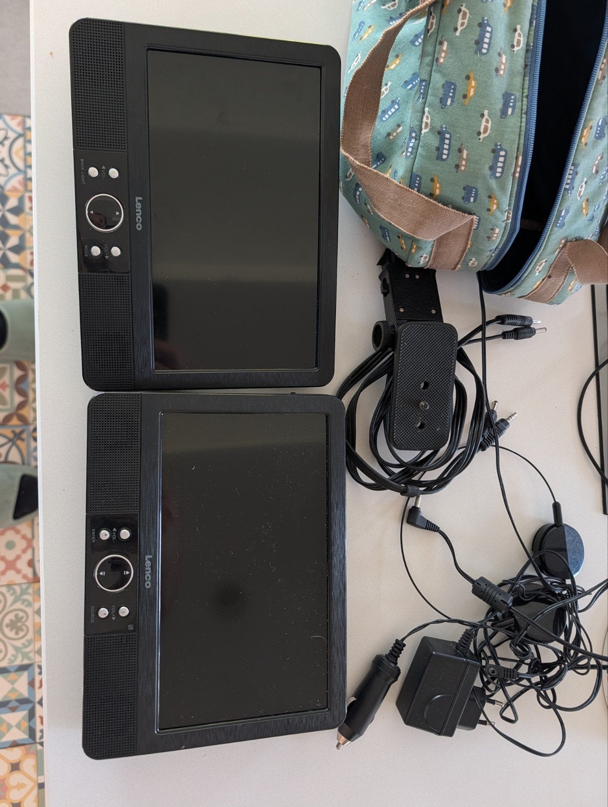 deux tv voyage, TV, Hi-fi & Vidéo, Lecteurs DVD, Enlèvement, Utilisé, Autres marques, Portable