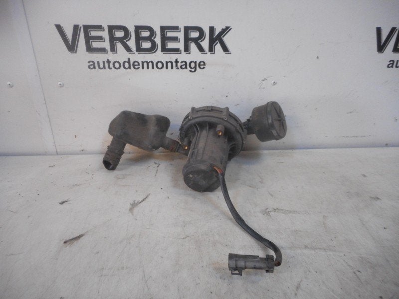 LUCHTPOMP Opel Calibra (01-1989/07-1997) (gm--90-448-806), Gebruikt, Opel