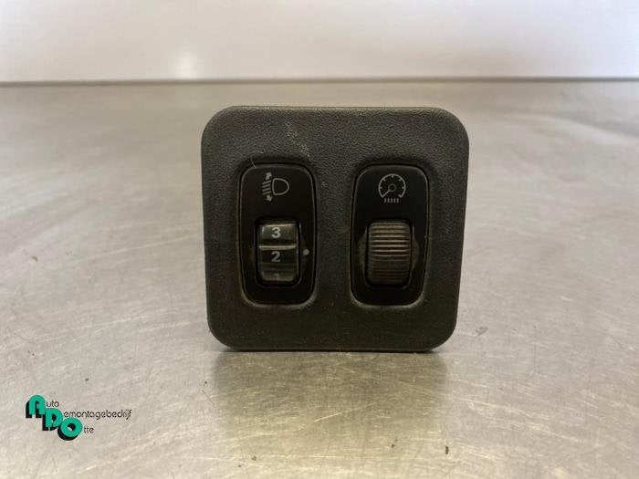 Schakelaar Koplamp Ihv van een Mitsubishi Pajero (Pajero 00-, Gebruikt, -, -, Ophalen of Verzenden