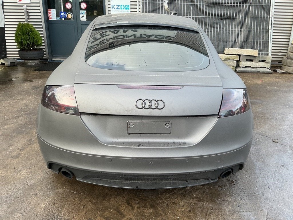 HAYON ARRIÈRE / MALLE Audi TT (8J3) (|8J8827023A|), Auto-Union-Straße  1,
85057  Ingolstadt, DE, Info@audi.de, Haillon arrière