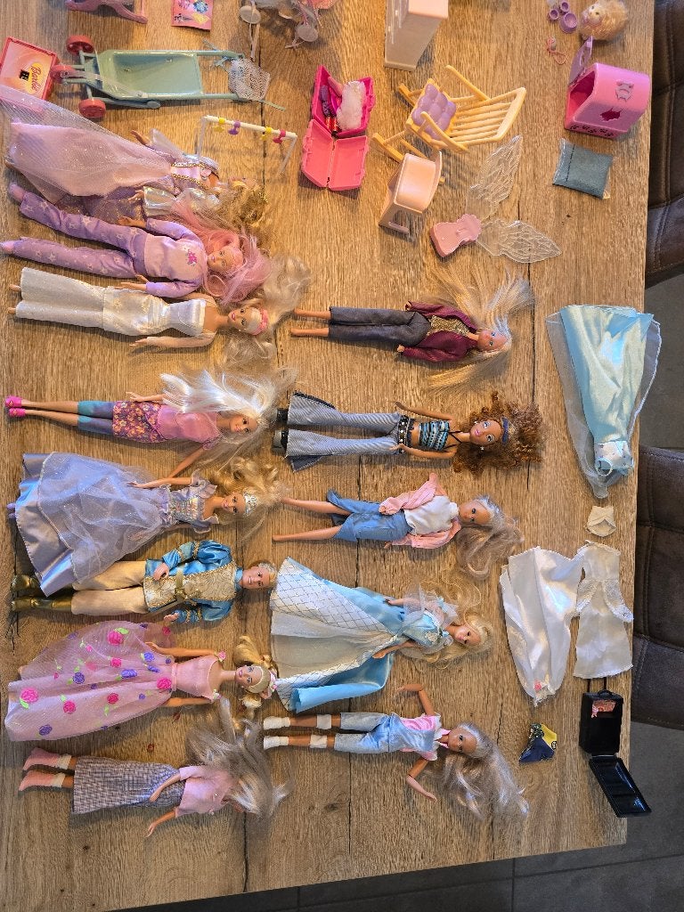 Collection Barbie, Enfants & Bébés, Jouets | Poupées, Utilisé, Barbie, Enlèvement