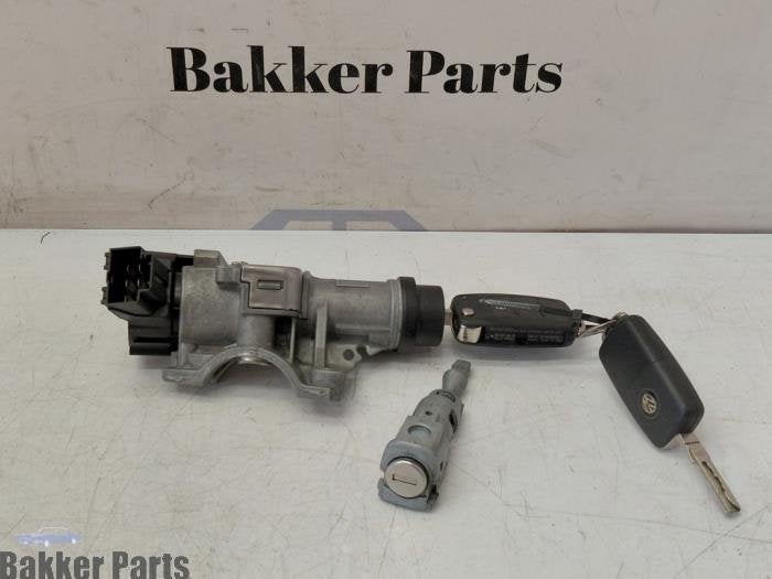 Serrure de contact + clé d'un Volkswagen Polo, -, Volkswagen, -, 3 mois de garantie