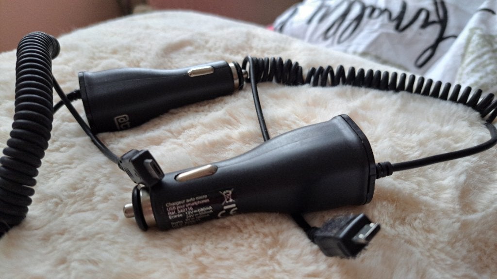2 x AUTO-T 540116 Chargeur allume-cigare, Télécoms, Chargeurs de voiture, Enlèvement ou Envoi