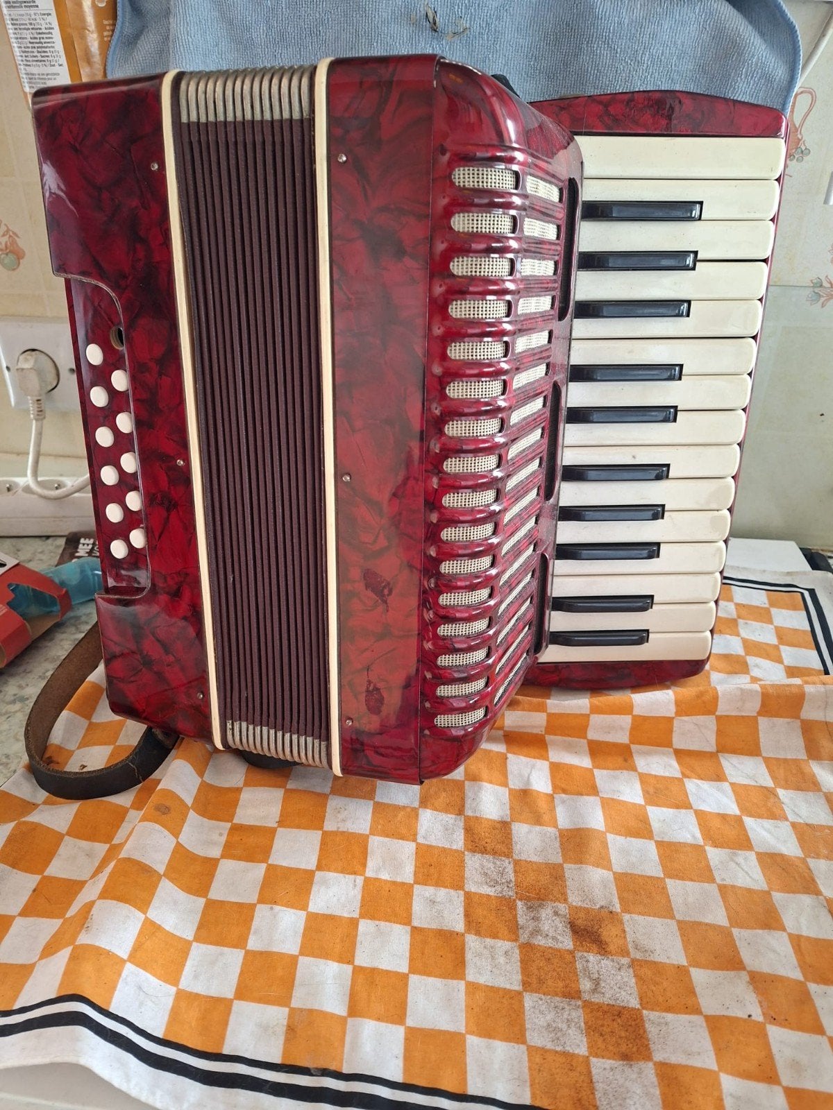 Accordeon in goede staat, Musique & Instruments, Autres marques, Avec valise, Enlèvement, Utilisé