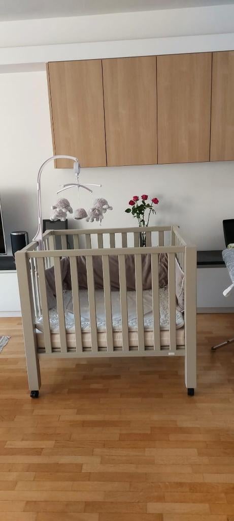 Park met matras en toebehoren, Kinderen en Baby's, Ophalen, Zo goed als nieuw