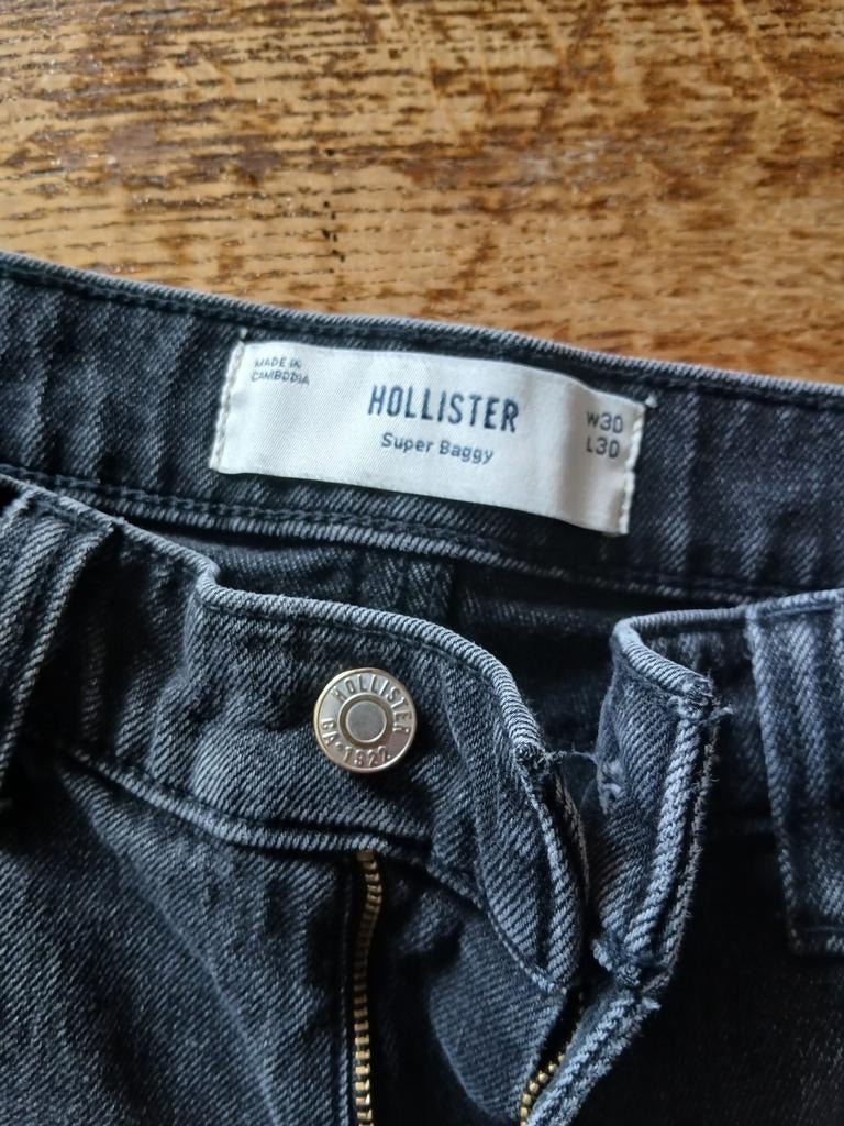 Hollister coole baggy broek, mooie staat! Maat 30/30, Kleding | Heren, Spijkerbroeken en Jeans, Ophalen