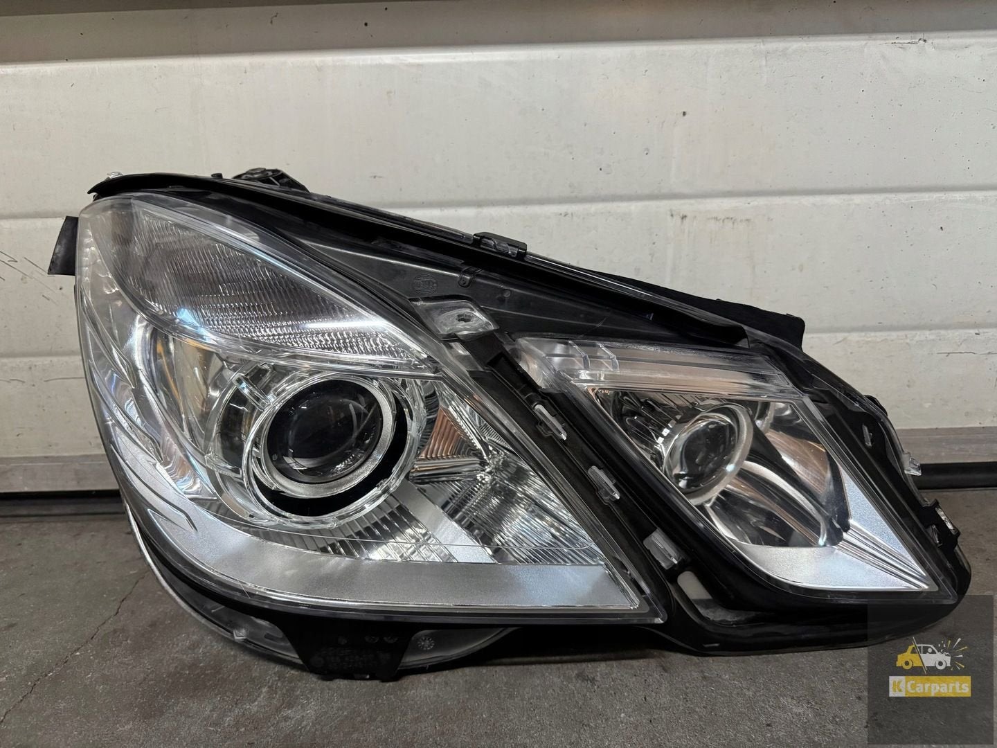 A2128202459, Ampoule de feu de position droit bi-x non pour, Mercedes-Benz AG, Mercedes-Benz, Utilisé, Mercedesstrasse 120
70372  Stuttgart, DE